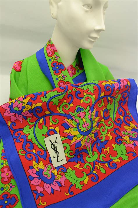 paris yves saint laurent foulard|Foulards Yves Saint Laurent pour femme .